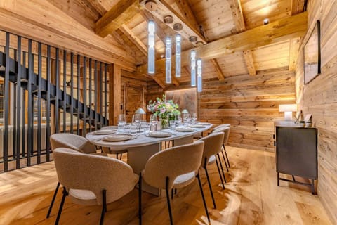 Luxurious Chalet with Sauna & Jacuzzi in Megeve with Parking Chalet in Megève