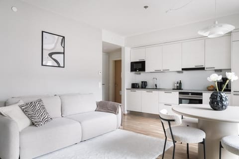 Kitchen or kitchenette, Living room, Seating area, Dining area