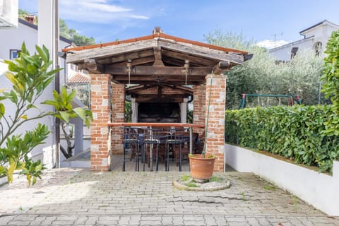 Property building, Garden, Seating area