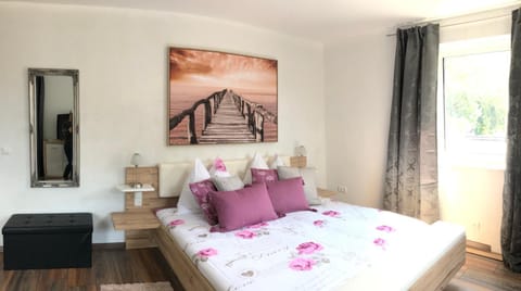 Bed, Photo of the whole room