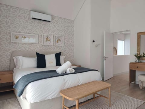 Boardwalk Hideaway 34 - Luxe 3BD Seaside Villa Villa in Plettenberg Bay