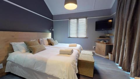 Portview and Brenwin Guesthouse Bed and Breakfast in Cape Town