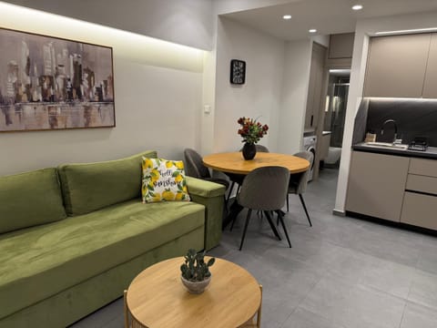 Seating area, Dining area