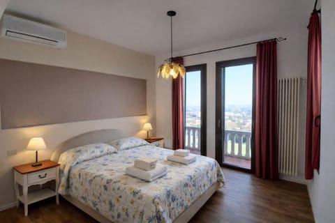 View (from property/room), Bedroom, air conditioner