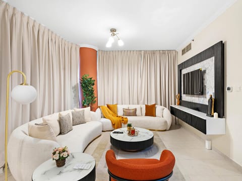 Charming and Vibrant Living 1BDR In Marina Quay Apartment in Dubai