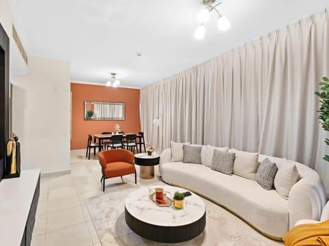 Charming and Vibrant Living 1BDR In Marina Quay Apartment in Dubai