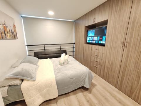 Bed, TV and multimedia, Photo of the whole room, Bedroom, wardrobe