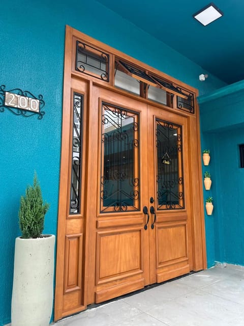 Facade/entrance