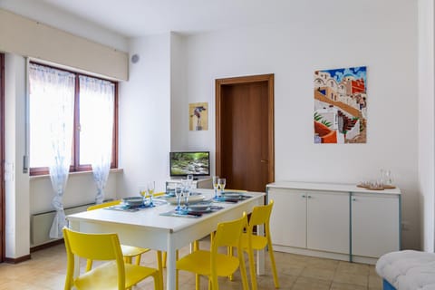 Graziella House - terrazza privata e accesso esclusivo alla spiaggia! Apartment in Brenzone sul Garda