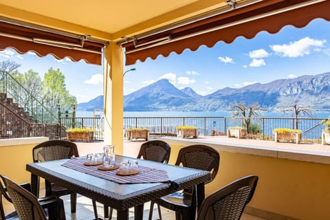 Graziella House - terrazza privata e accesso esclusivo alla spiaggia! Apartment in Brenzone sul Garda