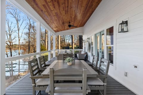 The Hideaway at Lake Hartwell home House in Reed Creek