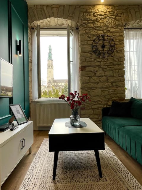 View (from property/room), Living room, Landmark view