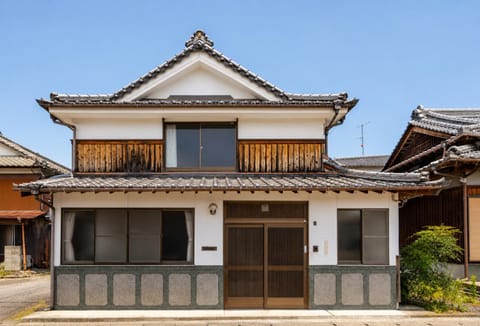 Property building, Day