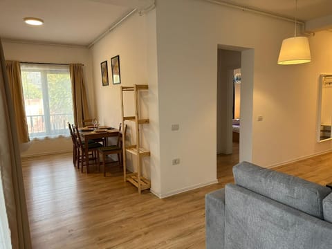 Kitchen or kitchenette, Living room, Seating area, Dining area