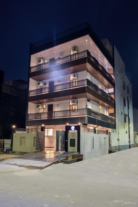 Property building, Night
