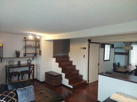 Cozy beautiful 3 bedroom townhome Apartment in Gatineau