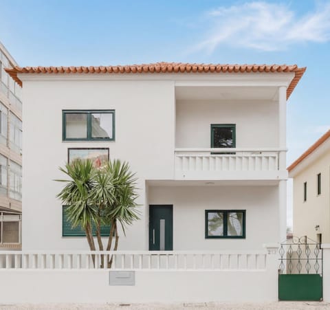 Property building, Day, View (from property/room), Balcony/Terrace