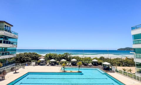 Pool view, Street view