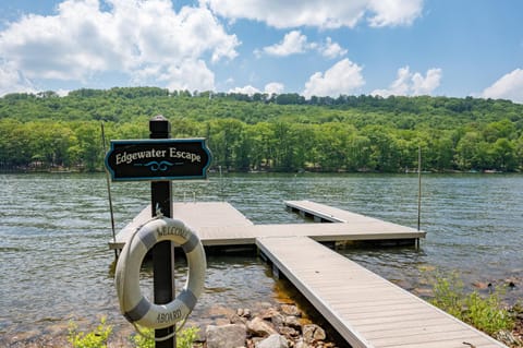 Edgewater Escape House in McHenry