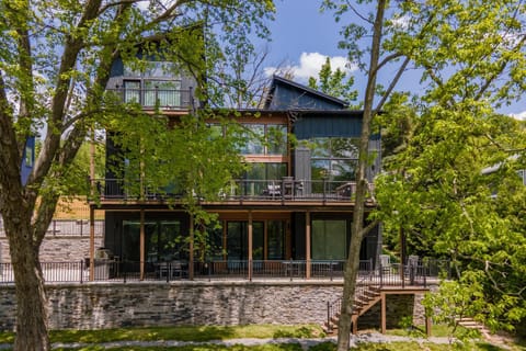 Edgewater Escape House in McHenry