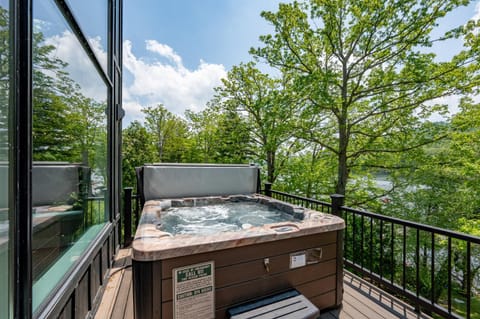 Edgewater Escape House in McHenry