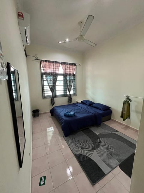 Bed, Photo of the whole room, Bedroom, air conditioner