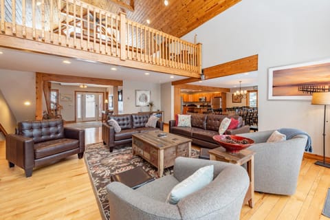 Enchanted Lakefront House in Deep Creek Lake