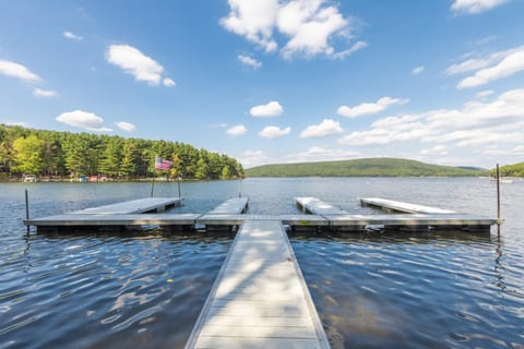 Enchanted Lakefront House in Deep Creek Lake