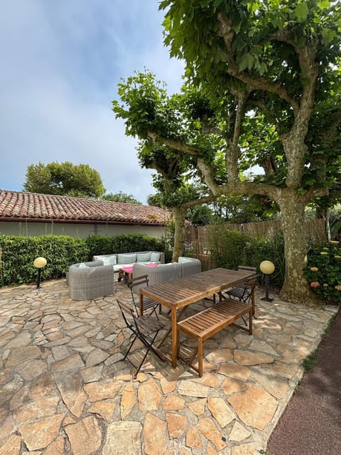 BBQ facilities, Garden, Dining area, Garden view, Parking