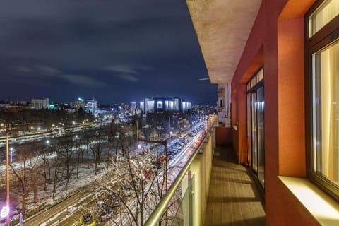 View (from property/room), Balcony/Terrace, City view