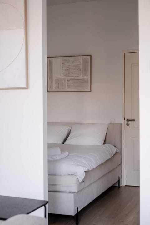 Modern One Bedroom Apartment - Rotterdam West Apartment in Rotterdam