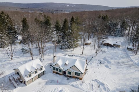 Fireside Pointe House in Deep Creek Lake