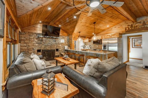 Fireside Pointe House in Deep Creek Lake