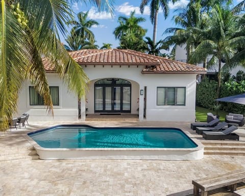 The Rendez-Vous Villa Waterfront Villa in Nurmi Isles
