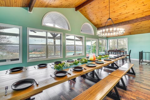 Mtn and Lake Norris Views Family Home with Game Room! House in Norris Lake