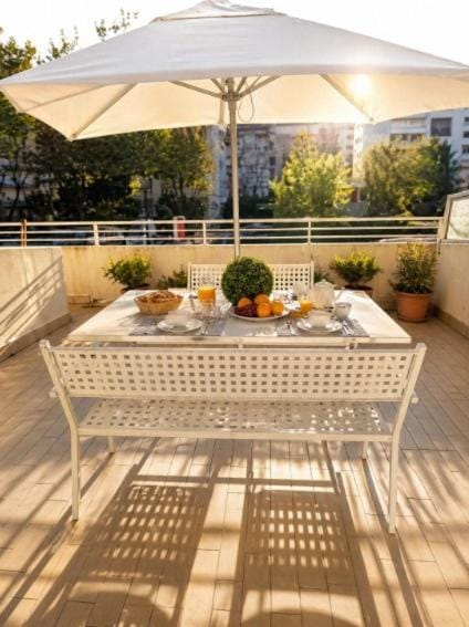 Property building, Balcony/Terrace, furniture