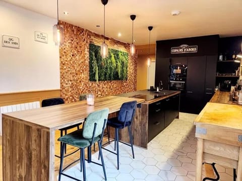 Kitchen or kitchenette, oven, stove