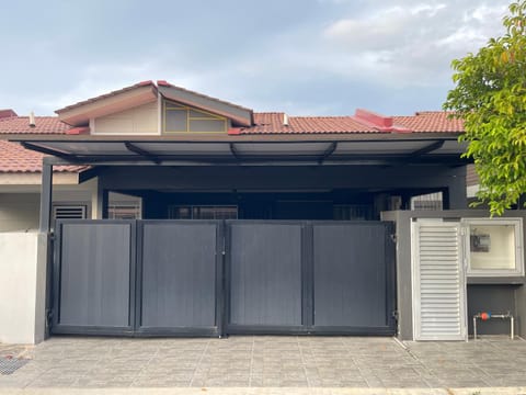 Property building, Day