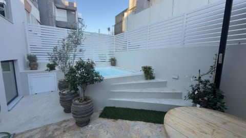 Myronos suite with jacuzzi Apartment in Pireas