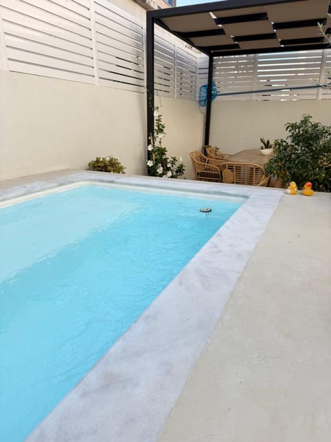 Myronos suite with jacuzzi Apartment in Pireas