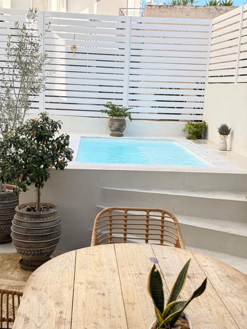 Myronos suite with jacuzzi Apartment in Pireas