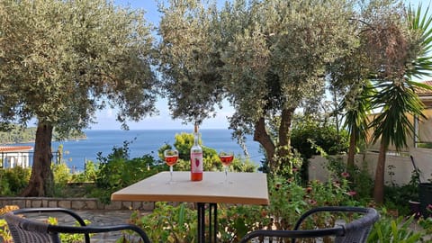Patio, Day, Natural landscape, Summer, Garden, Balcony/Terrace, Dining area, Garden view, Sea view