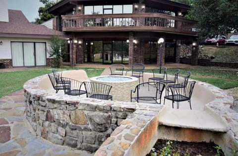 Hot Springs Lakefront Condo Apartment in Lake Hamilton