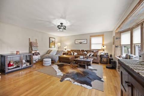 Bigfoots Lodge by the Lake - Dale Hollow Cabin with Sauna, Fire Pit, and Game Room Cabin in Byrdstown