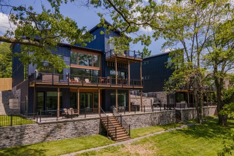 Grand Lakefront Estate House in McHenry