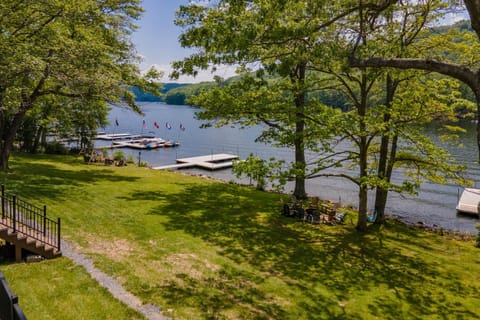 Grand Lakefront Estate House in McHenry
