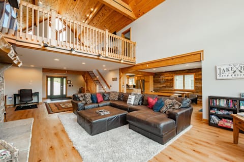 Grandview Lodge House in McHenry