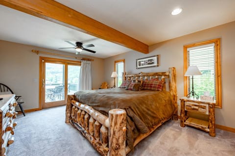 Grandview Lodge House in McHenry