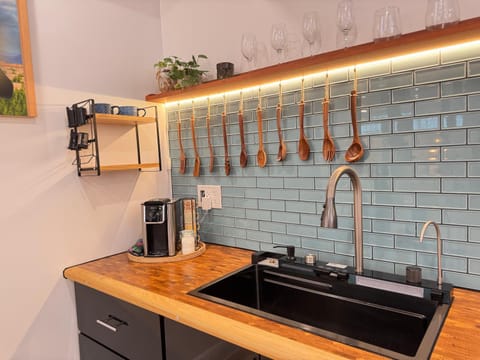 Studio Havana, Peaceful riverside retreat Bed and Breakfast in Channelview