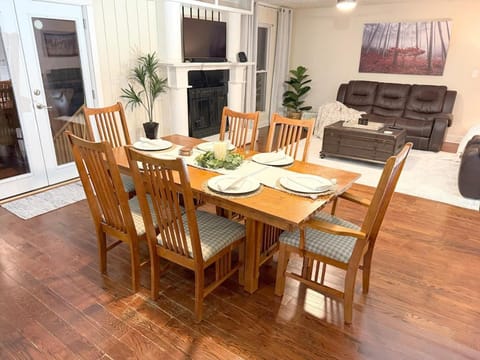 Cozy Home In Lawrenceville House in Lawrenceville